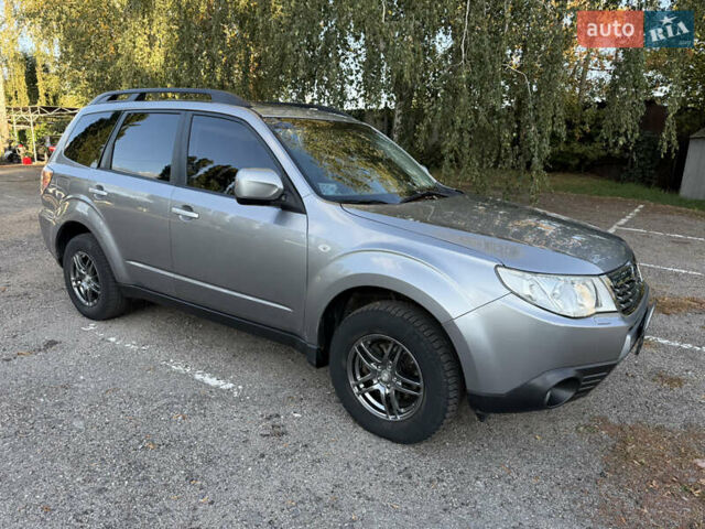 Сірий Субару Forester, об'ємом двигуна 0 л та пробігом 81 тис. км за 10000 $, фото 1 на Automoto.ua
