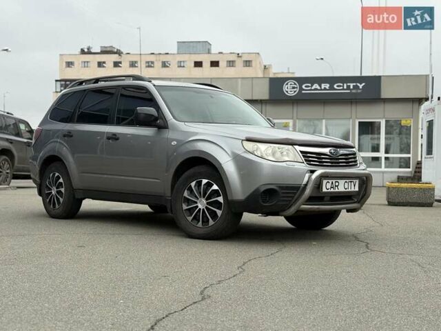 Сірий Субару Forester, об'ємом двигуна 2 л та пробігом 268 тис. км за 7900 $, фото 1 на Automoto.ua
