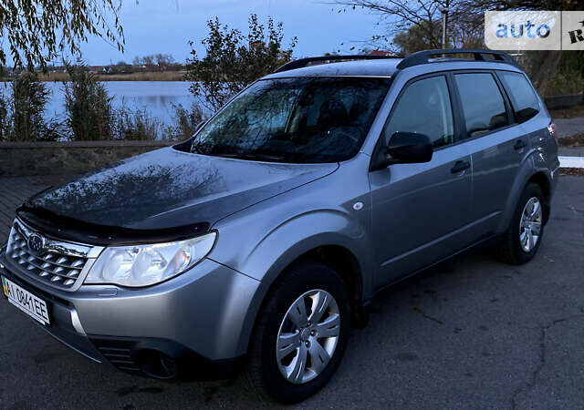 Сірий Субару Forester, об'ємом двигуна 1.99 л та пробігом 323 тис. км за 7400 $, фото 1 на Automoto.ua