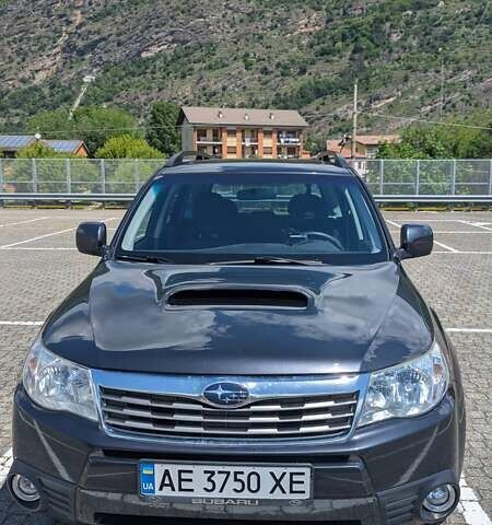 Сірий Субару Forester, об'ємом двигуна 1.99 л та пробігом 207 тис. км за 8825 $, фото 1 на Automoto.ua