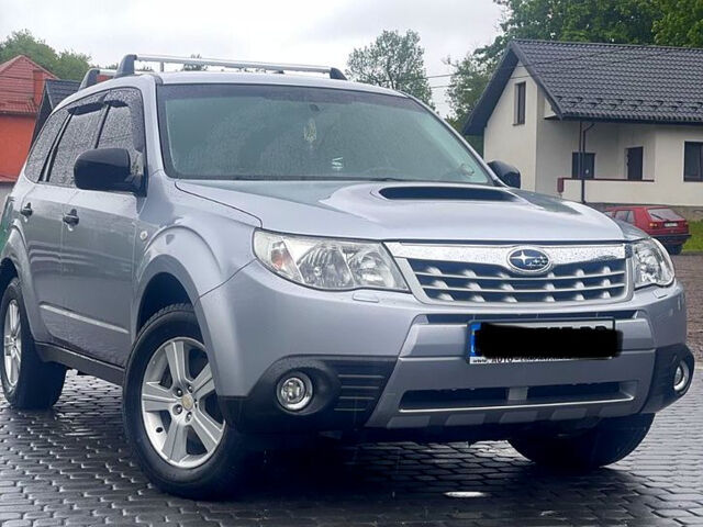 Сірий Субару Forester, об'ємом двигуна 2 л та пробігом 201 тис. км за 5500 $, фото 1 на Automoto.ua