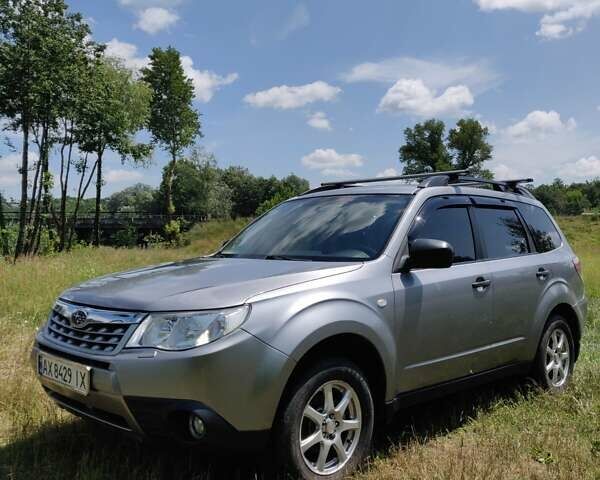 Сірий Субару Forester, об'ємом двигуна 1.99 л та пробігом 187 тис. км за 10500 $, фото 1 на Automoto.ua