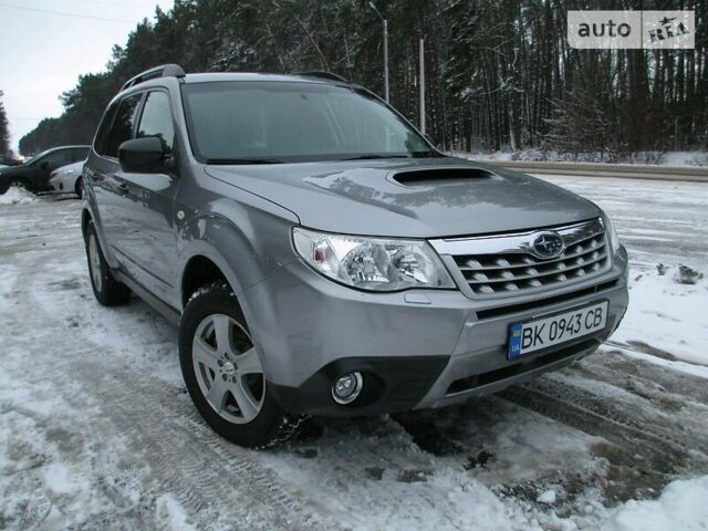 Сірий Субару Forester, об'ємом двигуна 2 л та пробігом 203 тис. км за 11200 $, фото 1 на Automoto.ua