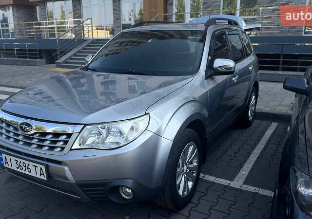 Сірий Субару Forester, об'ємом двигуна 2 л та пробігом 158 тис. км за 10499 $, фото 1 на Automoto.ua
