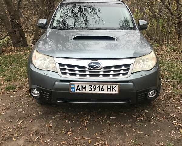 Сірий Субару Forester, об'ємом двигуна 2 л та пробігом 227 тис. км за 9000 $, фото 1 на Automoto.ua