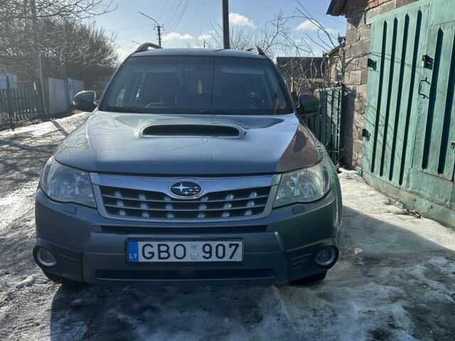 Серый Субару Форестер, объемом двигателя 2 л и пробегом 390 тыс. км за 4910 $, фото 1 на Automoto.ua