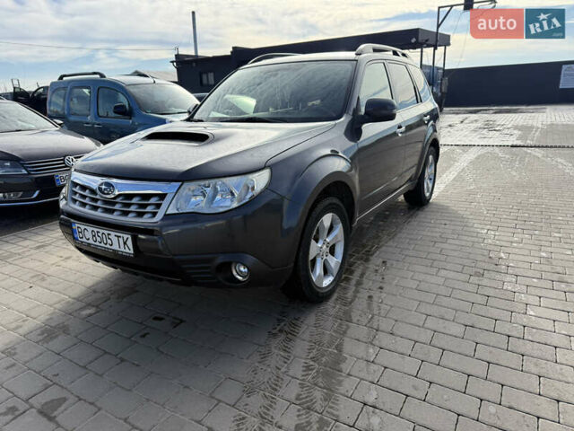 Сірий Субару Forester, об'ємом двигуна 1.99 л та пробігом 158 тис. км за 9750 $, фото 1 на Automoto.ua