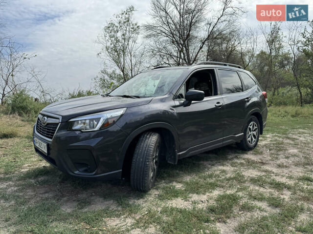 Серый Субару Форестер, объемом двигателя 2.5 л и пробегом 89 тыс. км за 18000 $, фото 1 на Automoto.ua