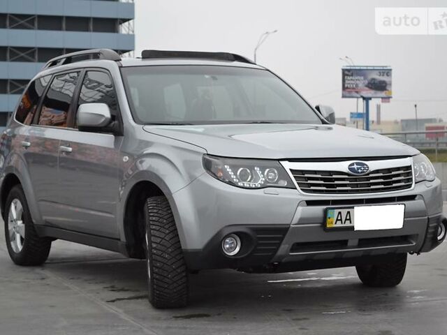 Сірий Субару Forester, об'ємом двигуна 2.5 л та пробігом 141 тис. км за 12500 $, фото 1 на Automoto.ua