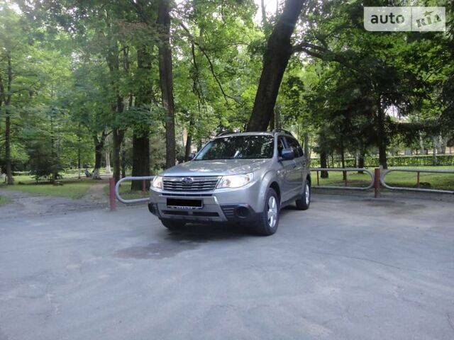 Сірий Субару Forester, об'ємом двигуна 2 л та пробігом 115 тис. км за 10200 $, фото 1 на Automoto.ua