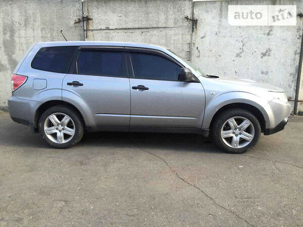 Сірий Субару Forester, об'ємом двигуна 2 л та пробігом 90 тис. км за 12800 $, фото 1 на Automoto.ua