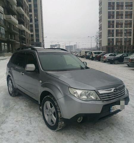 Сірий Субару Forester, об'ємом двигуна 2.5 л та пробігом 130 тис. км за 10000 $, фото 1 на Automoto.ua