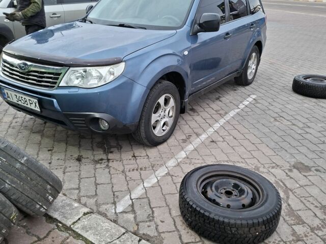 Синий Субару Форестер, объемом двигателя 2 л и пробегом 299 тыс. км за 6700 $, фото 1 на Automoto.ua