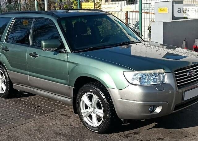 Зелений Субару Forester, об'ємом двигуна 2 л та пробігом 246 тис. км за 8000 $, фото 1 на Automoto.ua