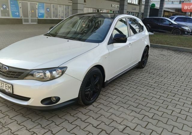 Белый Субару Импреза, объемом двигателя 2 л и пробегом 159 тыс. км за 6500 $, фото 1 на Automoto.ua