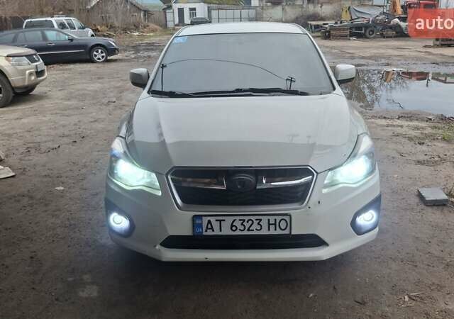Белый Субару Импреза, объемом двигателя 2 л и пробегом 319 тыс. км за 7800 $, фото 1 на Automoto.ua