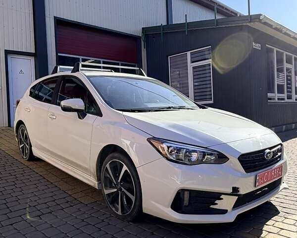 Белый Субару Импреза, объемом двигателя 2 л и пробегом 84 тыс. км за 12500 $, фото 1 на Automoto.ua