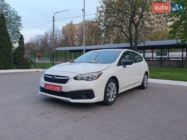 Белый Субару Импреза, объемом двигателя 2 л и пробегом 48 тыс. км за 13999 $, фото 1 на Automoto.ua