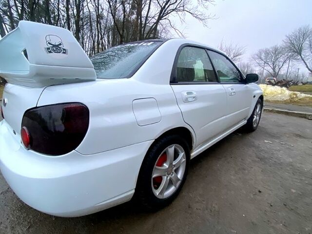 Белый Субару Импреза, объемом двигателя 1.6 л и пробегом 246 тыс. км за 4000 $, фото 1 на Automoto.ua