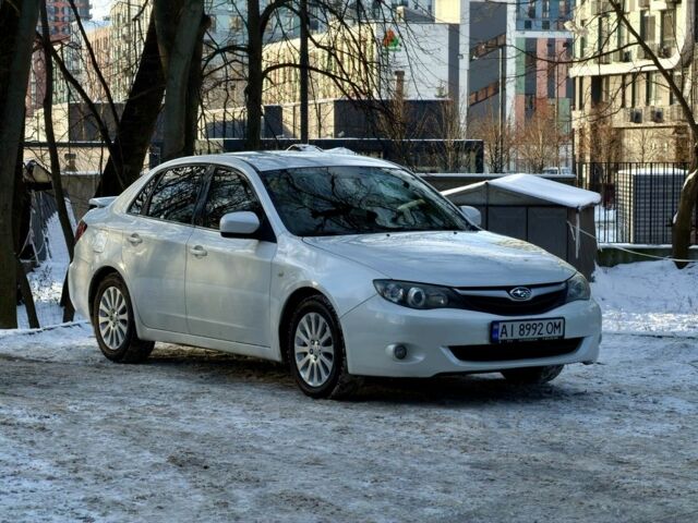 Белый Субару Импреза, объемом двигателя 2 л и пробегом 150 тыс. км за 7500 $, фото 1 на Automoto.ua