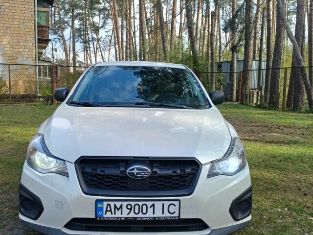Белый Субару Импреза, объемом двигателя 2 л и пробегом 350 тыс. км за 5500 $, фото 1 на Automoto.ua