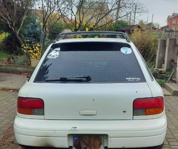 Белый Субару Импреза, объемом двигателя 0 л и пробегом 354 тыс. км за 119 $, фото 1 на Automoto.ua