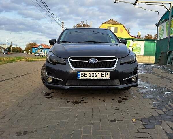 Серый Субару Импреза, объемом двигателя 2 л и пробегом 243 тыс. км за 8000 $, фото 1 на Automoto.ua