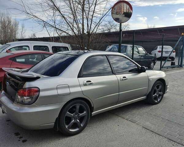 Серый Субару Импреза, объемом двигателя 2 л и пробегом 200 тыс. км за 5800 $, фото 1 на Automoto.ua