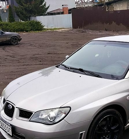 Серый Субару Импреза, объемом двигателя 2 л и пробегом 183 тыс. км за 8000 $, фото 1 на Automoto.ua