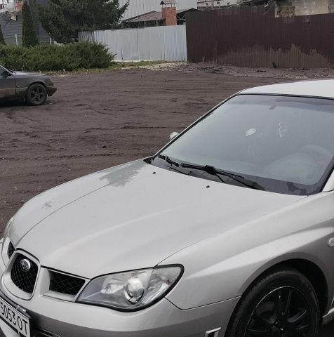 Серый Субару Импреза, объемом двигателя 2 л и пробегом 187 тыс. км за 7000 $, фото 1 на Automoto.ua
