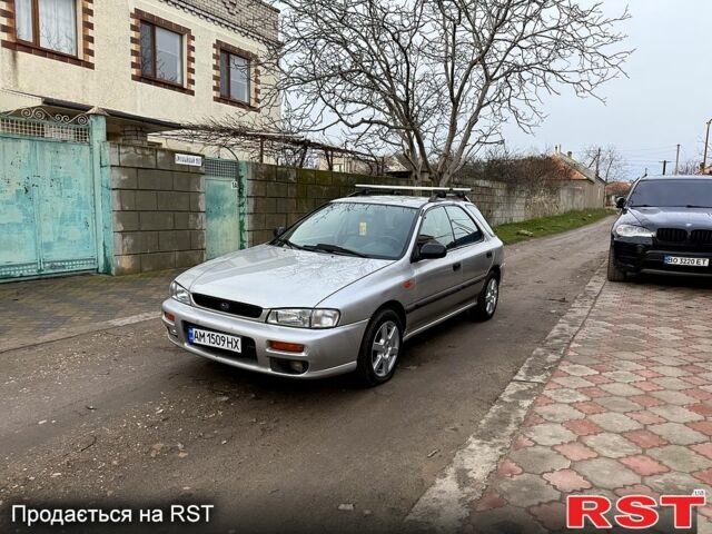 Серый Субару Импреза, объемом двигателя 1.6 л и пробегом 300 тыс. км за 1500 $, фото 1 на Automoto.ua