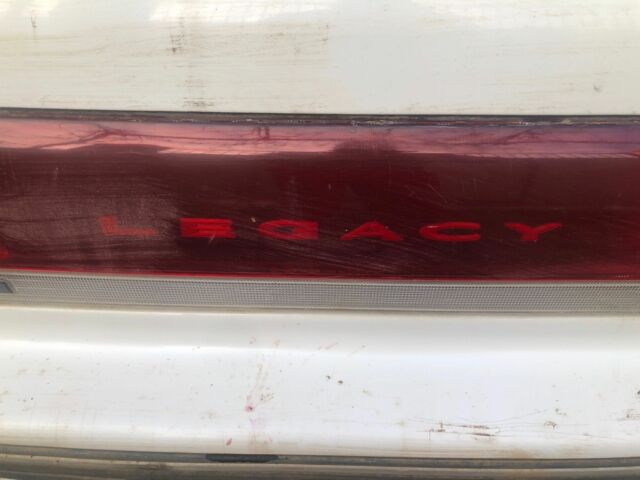 Белый Субару Легаси, объемом двигателя 1.6 л и пробегом 200 тыс. км за 991 $, фото 1 на Automoto.ua