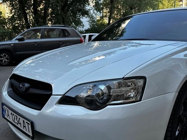 Білий Субару Легасі, об'ємом двигуна 2 л та пробігом 208 тис. км за 8900 $, фото 1 на Automoto.ua