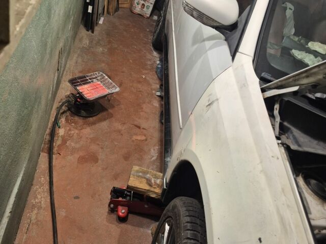 Білий Субару Легасі, об'ємом двигуна 0 л та пробігом 200 тис. км за 2500 $, фото 1 на Automoto.ua