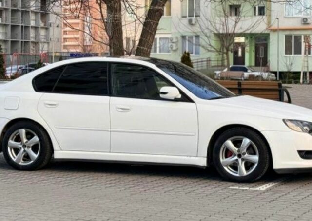 Білий Субару Легасі, об'ємом двигуна 0 л та пробігом 212 тис. км за 5797 $, фото 1 на Automoto.ua