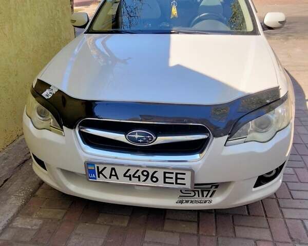 Білий Субару Легасі, об'ємом двигуна 2 л та пробігом 290 тис. км за 6900 $, фото 1 на Automoto.ua