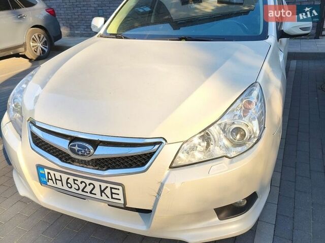 Білий Субару Легасі, об'ємом двигуна 2.46 л та пробігом 217 тис. км за 5600 $, фото 1 на Automoto.ua