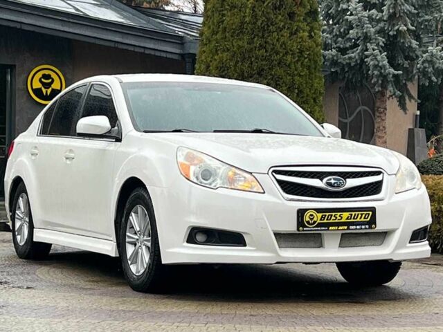 Белый Субару Легаси, объемом двигателя 2.5 л и пробегом 360 тыс. км за 6500 $, фото 1 на Automoto.ua