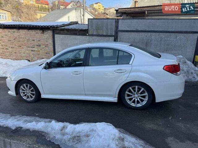 Білий Субару Легасі, об'ємом двигуна 1.99 л та пробігом 259 тис. км за 7000 $, фото 1 на Automoto.ua