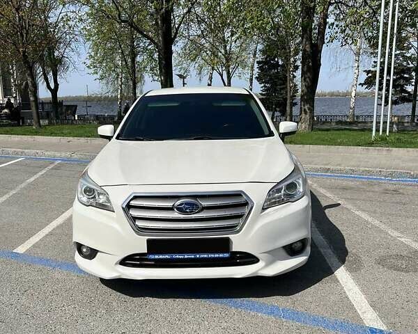 Белый Субару Легаси, объемом двигателя 2.46 л и пробегом 224 тыс. км за 9500 $, фото 1 на Automoto.ua