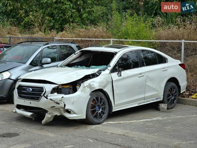 Білий Субару Легасі, об'ємом двигуна 2.5 л та пробігом 150 тис. км за 2900 $, фото 1 на Automoto.ua