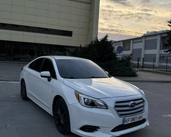 Белый Субару Легаси, объемом двигателя 2.5 л и пробегом 170 тыс. км за 11100 $, фото 1 на Automoto.ua