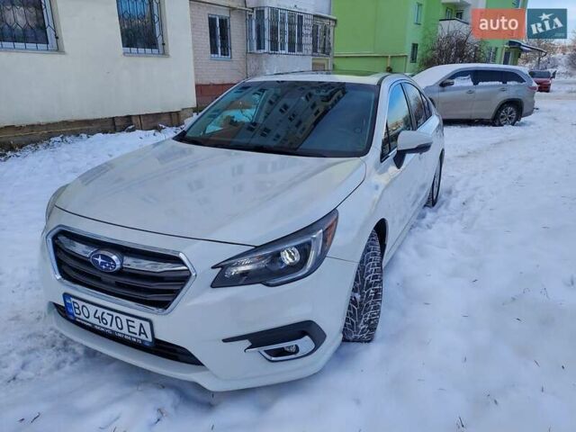 Белый Субару Легаси, объемом двигателя 2.46 л и пробегом 93 тыс. км за 15800 $, фото 1 на Automoto.ua