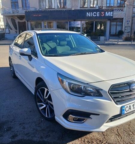 Белый Субару Легаси, объемом двигателя 2.5 л и пробегом 163 тыс. км за 13700 $, фото 1 на Automoto.ua