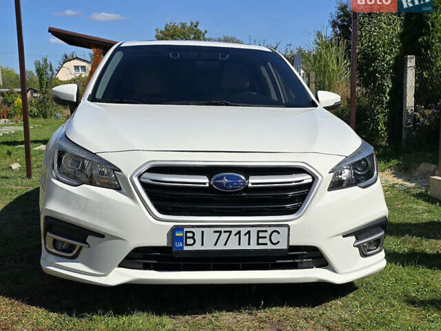 Белый Субару Легаси, объемом двигателя 2.5 л и пробегом 219 тыс. км за 12000 $, фото 1 на Automoto.ua