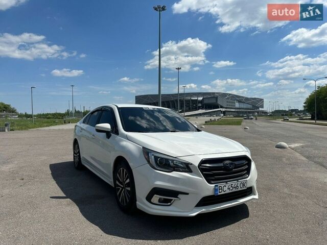 Білий Субару Легасі, об'ємом двигуна 2.5 л та пробігом 86 тис. км за 13500 $, фото 1 на Automoto.ua
