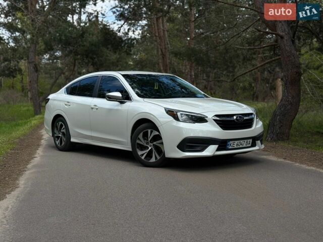 Білий Субару Легасі, об'ємом двигуна 2.5 л та пробігом 124 тис. км за 17700 $, фото 1 на Automoto.ua