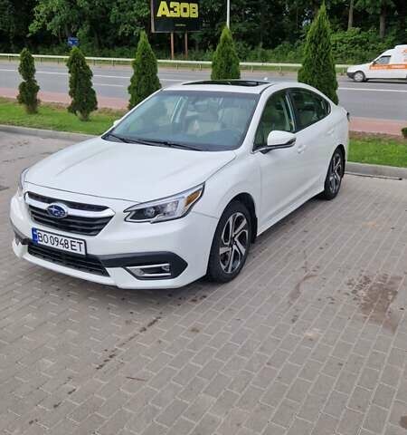 Белый Субару Легаси, объемом двигателя 2.4 л и пробегом 97 тыс. км за 16999 $, фото 1 на Automoto.ua