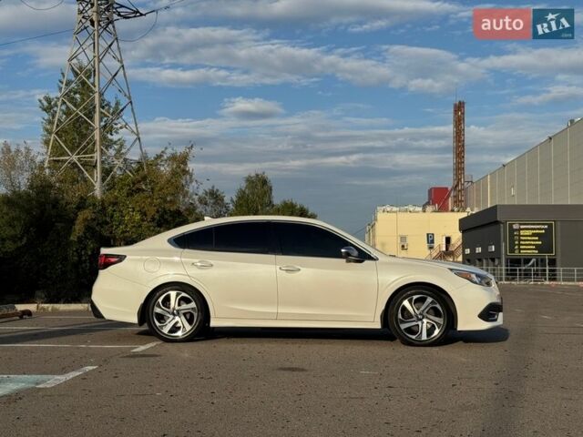 Білий Субару Легасі, об'ємом двигуна 2.4 л та пробігом 102 тис. км за 20000 $, фото 1 на Automoto.ua