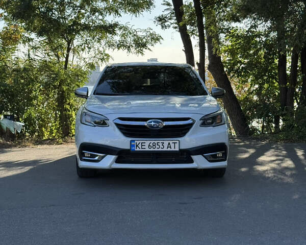 Белый Субару Легаси, объемом двигателя 2.39 л и пробегом 20 тыс. км за 27000 $, фото 1 на Automoto.ua